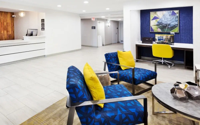 La Quinta Inn & Suites Montgomery Carmichael Road