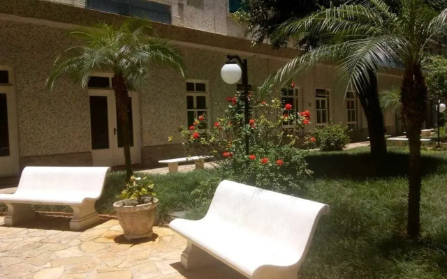 Apart de frente para a praia