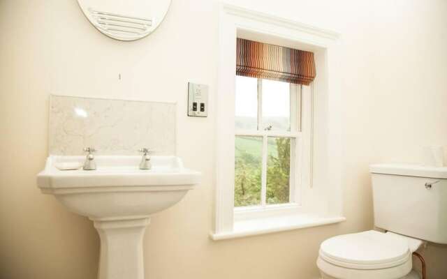 Stunning 8 Beds Country Retreat nr Richmond