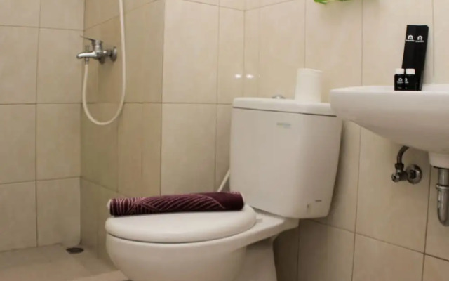 Warm And Enjoy Living 2Br At Springlake Summarecon Bekasi Apartment