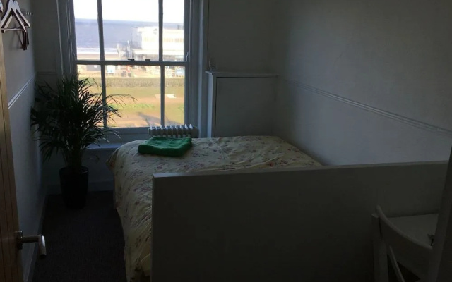 Moray Beachside Apartments