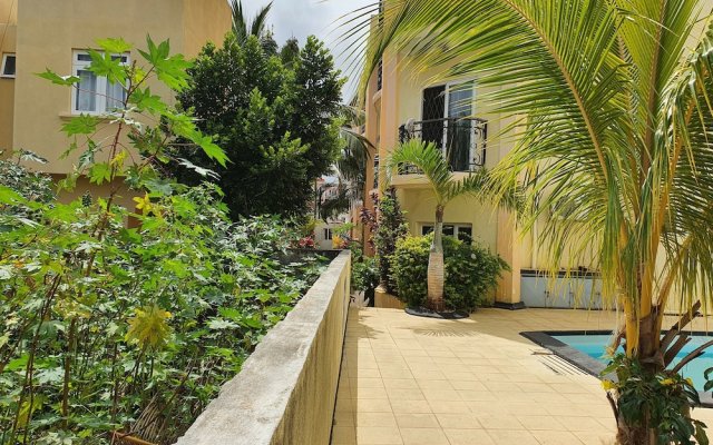 Captivating 3-bed Apartment in Flic en Flac