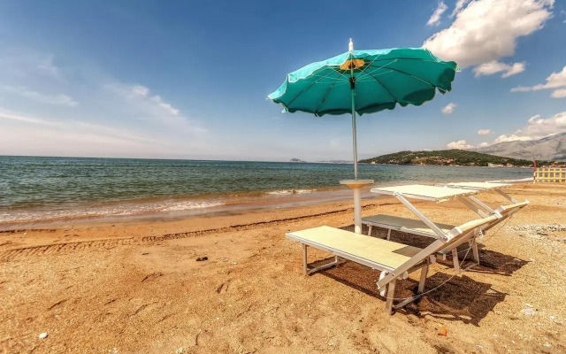 Baron Beach Hotel