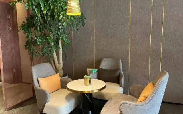 Homeinn Plus Hotel (Pei County Zhongjin Plaza)