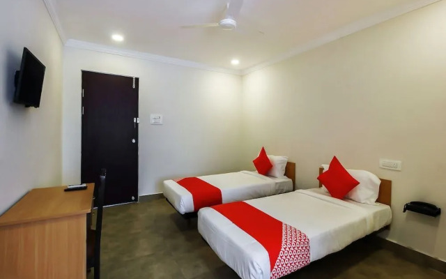 OYO Flagship 13544 Sri Sai Nilayam