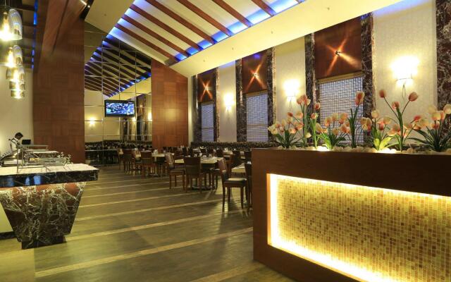 Dhanalakshmi Srinivasan Hotel