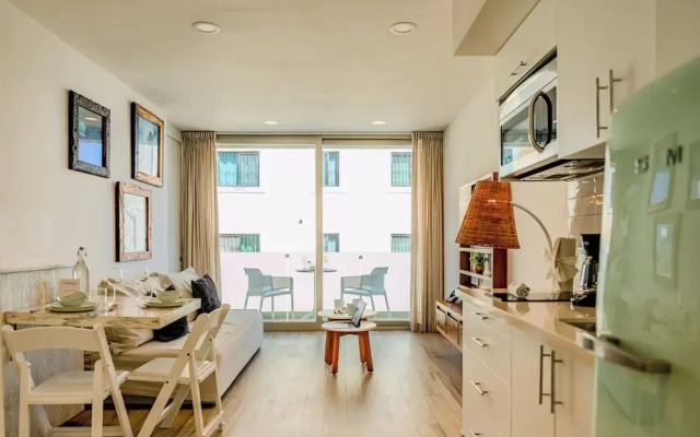 Newport House by Casago