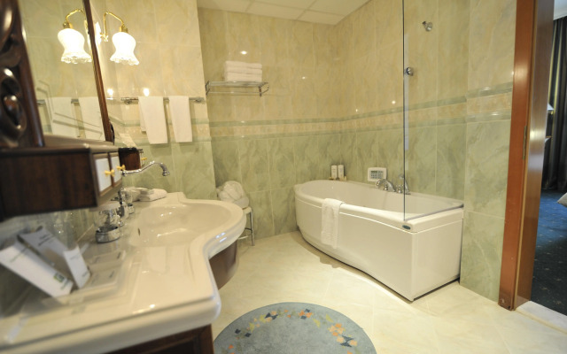 Holiday Inn Skopje by IHG