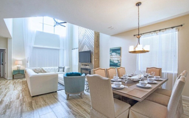 Storey Lake-5 Bedrooms Home W/pool-1650st Home by Redawning