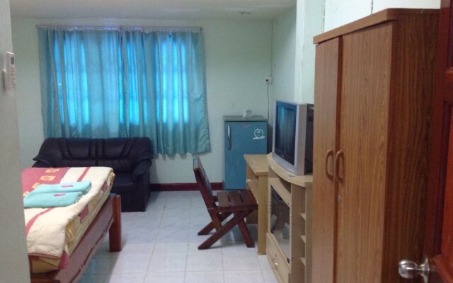 Bam Bus Motel 2