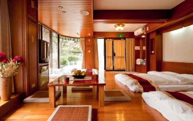 Utopia Holiday Hotel
