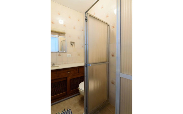 1Qto completo a 400m da Praia | SL 363/906