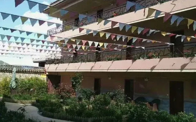 Lugu Shiguang Hotel