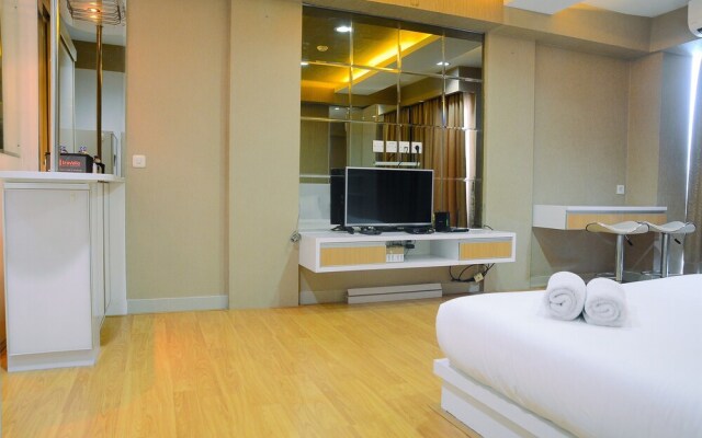 Cozy Studio Room Tamansari The Hive Cawang Apartment By Travelio