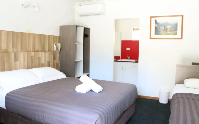 Hobart Tower Motel