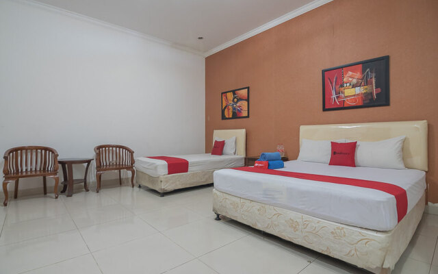 RedDoorz @ Buah Batu 4