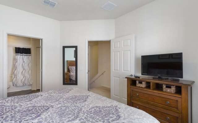 Villa Gusta - Lucaya Village