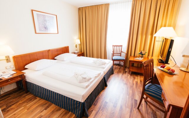 Hotel Excelsior - Central Station