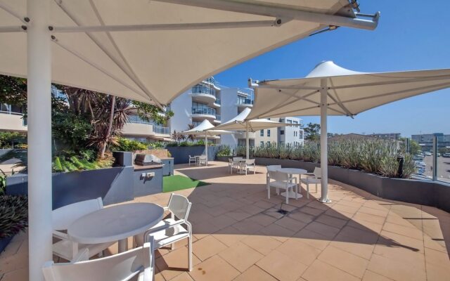 Cote D'Azur, Unit 11/61 Donald Street