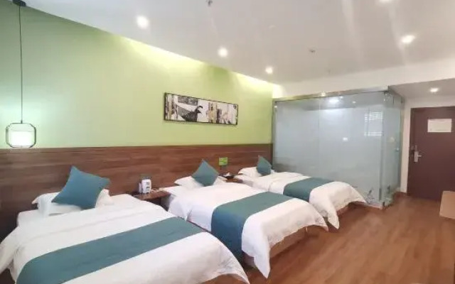 Jade Holiday Inn Luohu Port