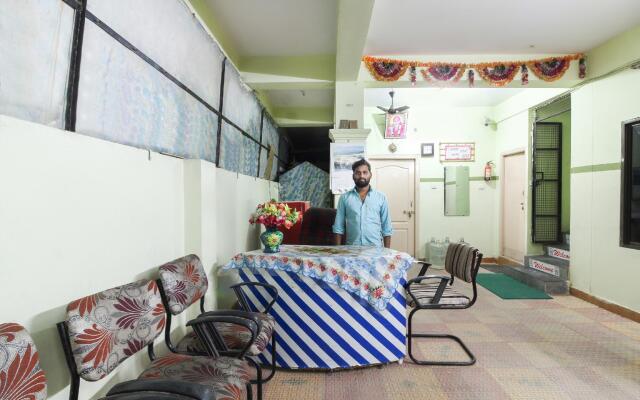 9 Star Guest House by OYO Rooms