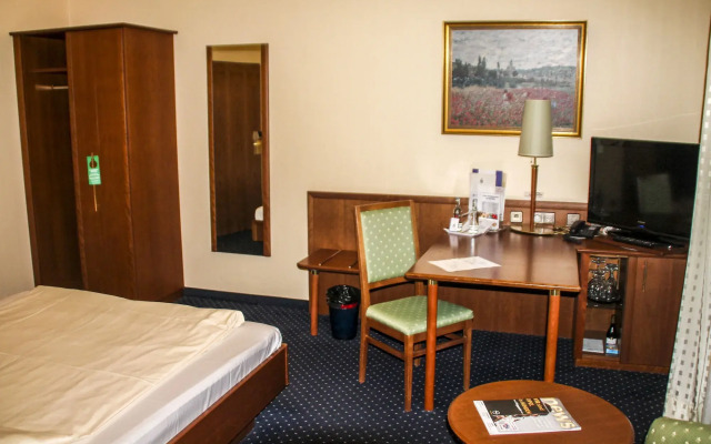 Victoria Hotel