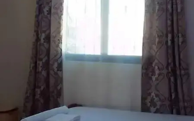 Lux Suites Carina Studio Apartments