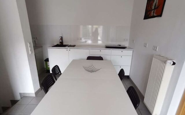 Apartment Close to Lake Ferienwohnung Seenah