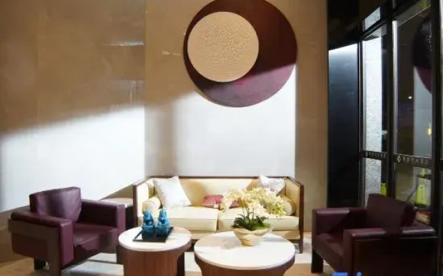Yunfu Xinxing Xiangshun Junzhou Hotel
