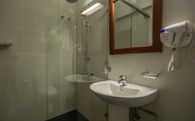 Ceyloni City Hotel