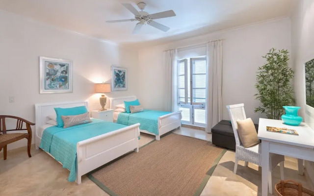 Schooner Bay 206 - The Palms