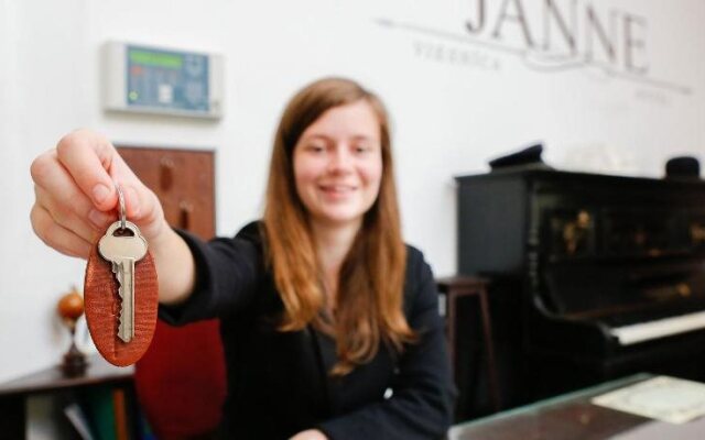 Janne Hotel