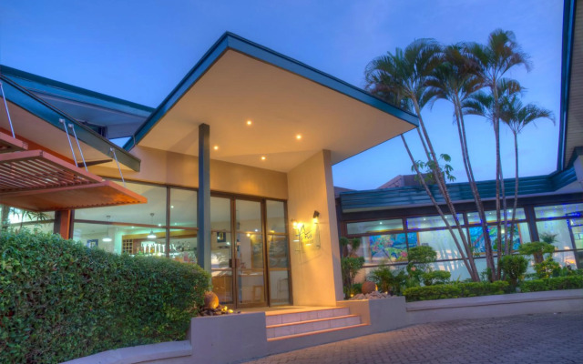 Tanoa Waterfront Hotel