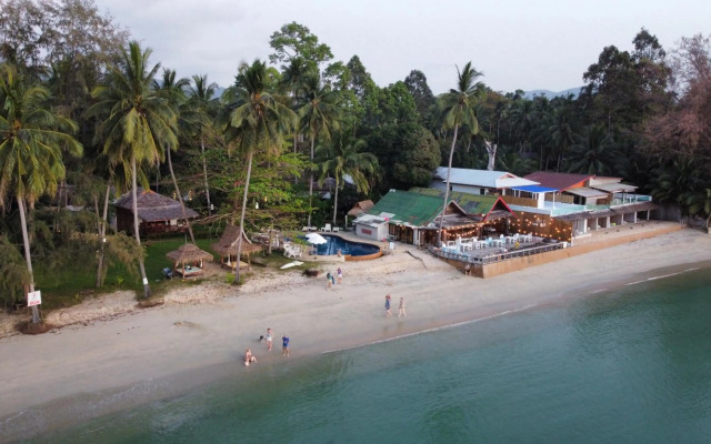Lipa Lodge Resort