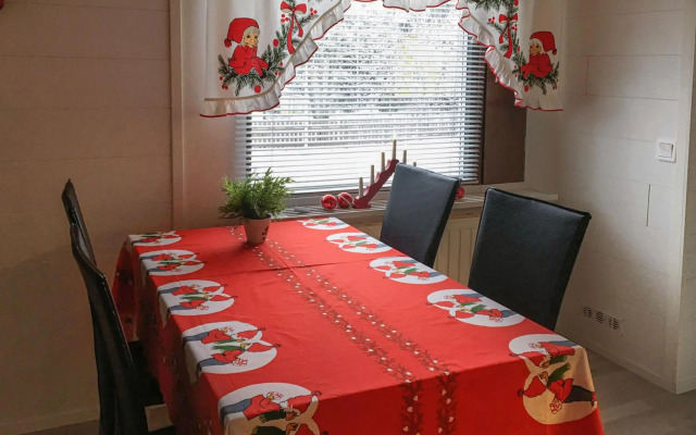 Tilava talo lähellä keskustaa