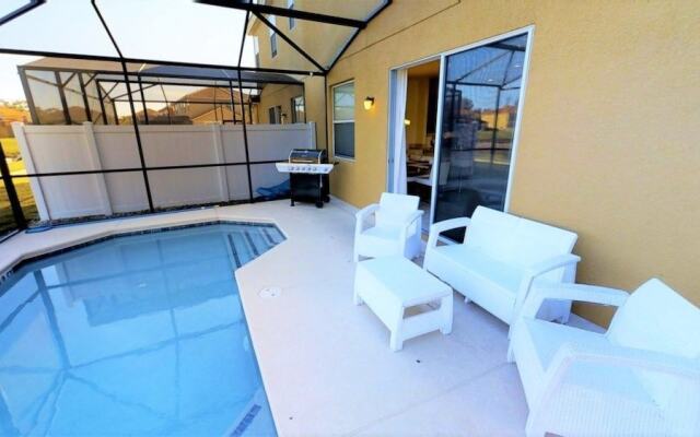 541 Las Fuentes Drive