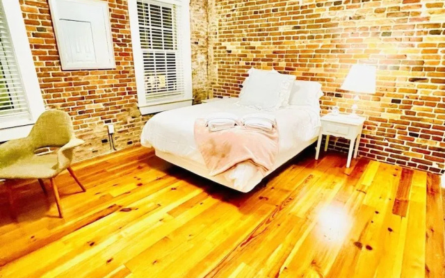 Front Street Suites