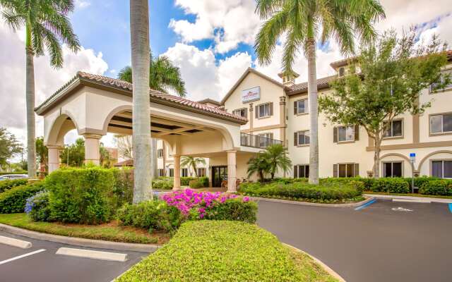 Hawthorn Suites by Wyndham Naples Pine Ridge