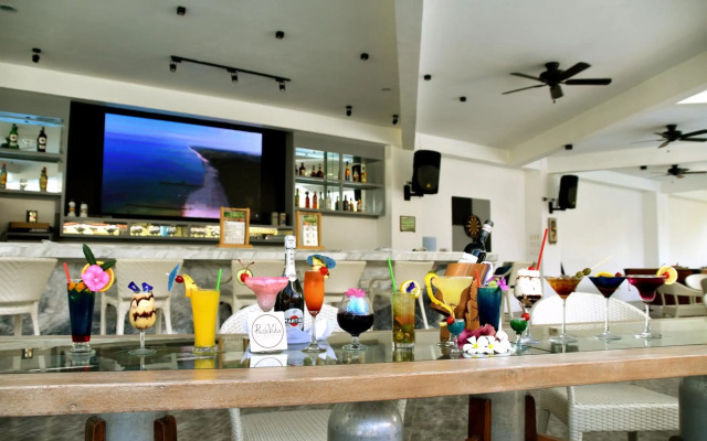 Pura Vida Beach & Dive Resort