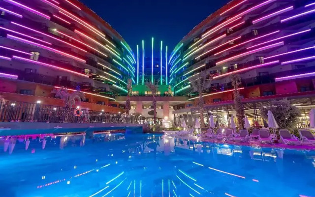 Kirman Calyptus Hotel