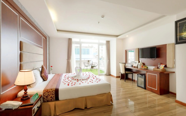 Paris Nha Trang  & Apartment