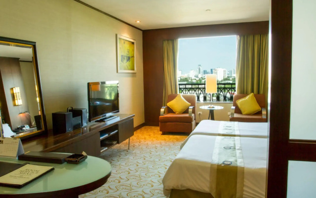 Davis Bangkok