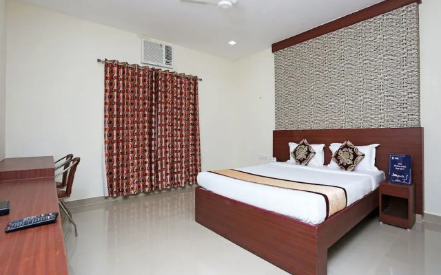 OYO 10271 Hotel Guest INN