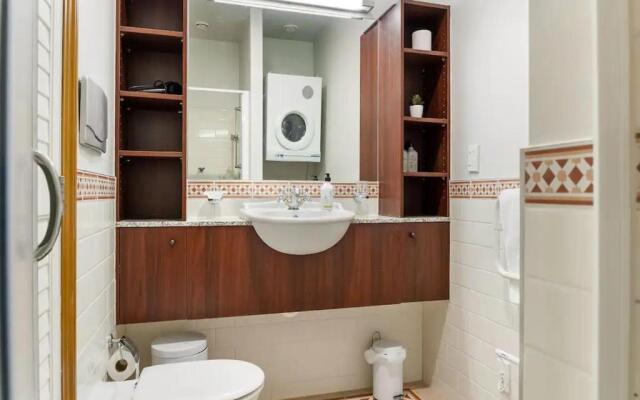 Relaxing Sea Wharf View Apartment