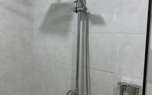 OYO 620 New World Hotel