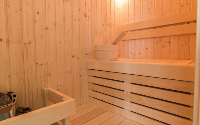Luxurious Apartment With Bubble Bath