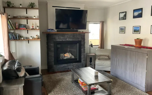 Lily glacier suite at silver bear condos - Hotel in Revelstoke - Photo 2