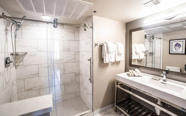 Seven Gables, St. Louis West, a Tribute Portfolio Hotel