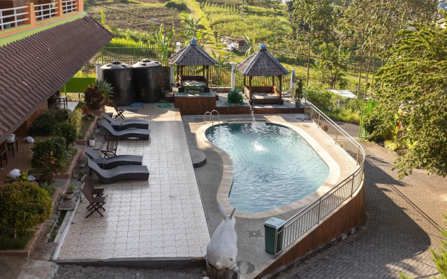 Villa Panderman Indah
