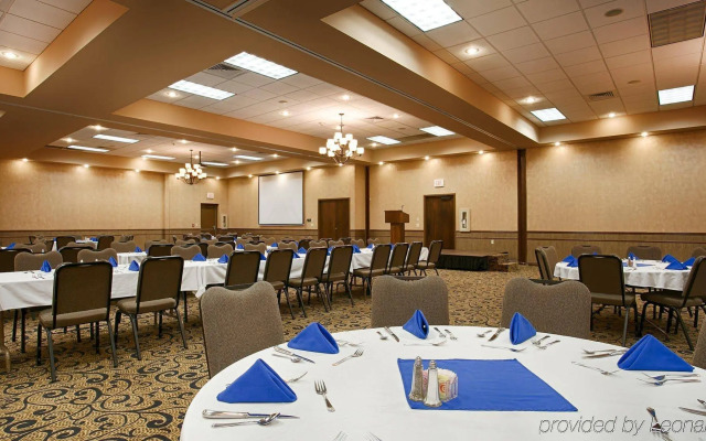 Rodeway Inn McPherson East